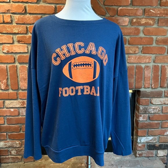 Chicago Football Blue long sleeve elbow, patch, accent size large top - Picture 1 of 6